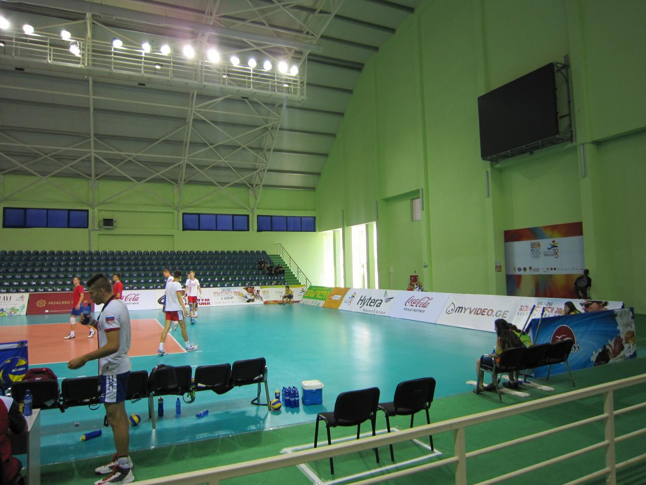 ფრენბურთის 2 არენა